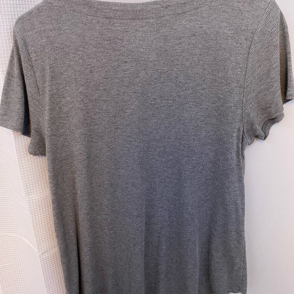 hollister lace up v neck tee shirt - Picture 2 of 3